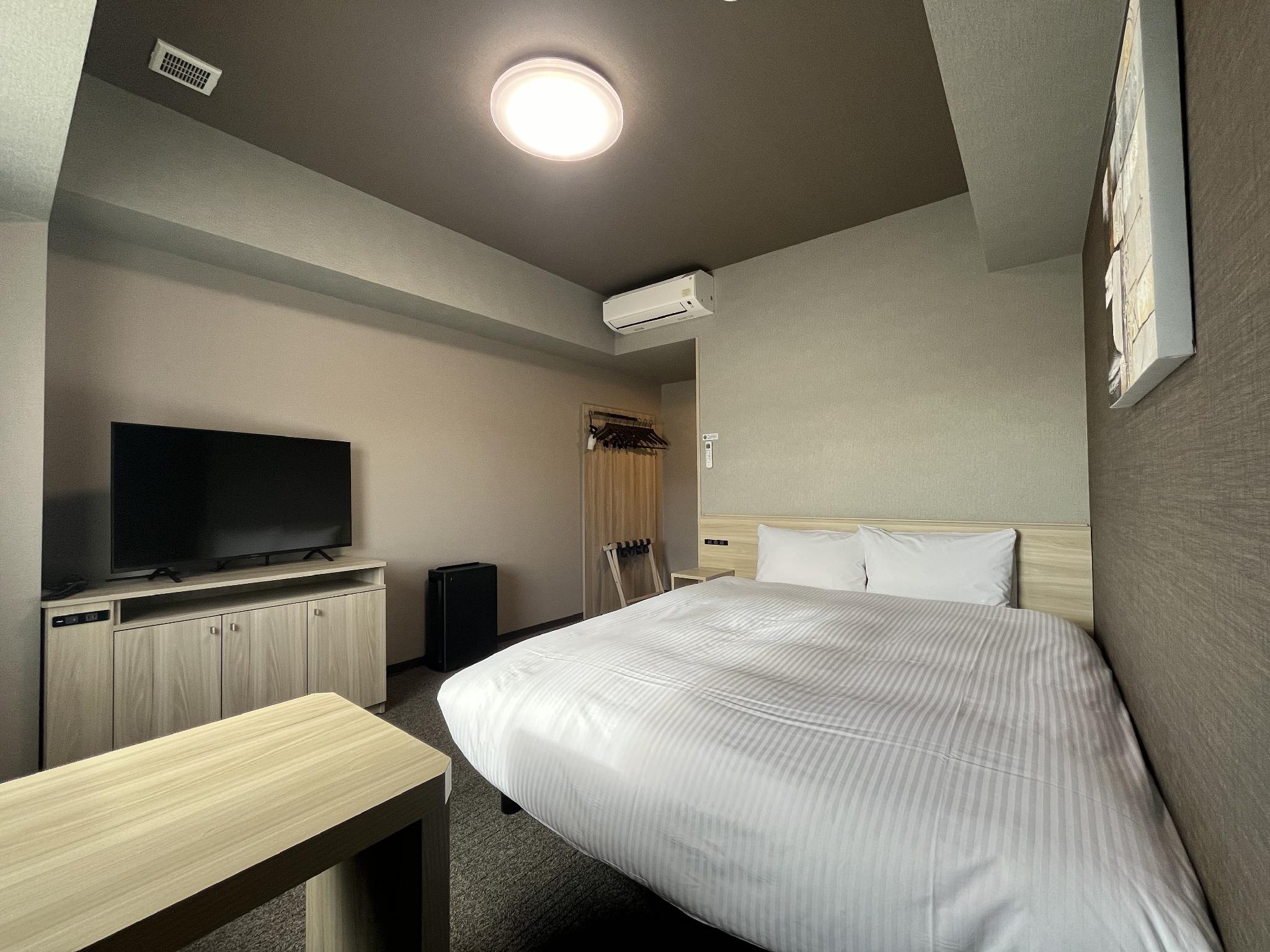 Room, Double Bed, Electronic Cigarette Only, Smoking