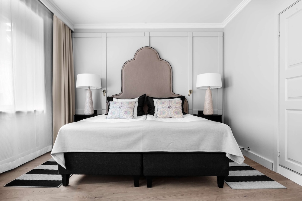Northern, Suite, King Bed, Sauna