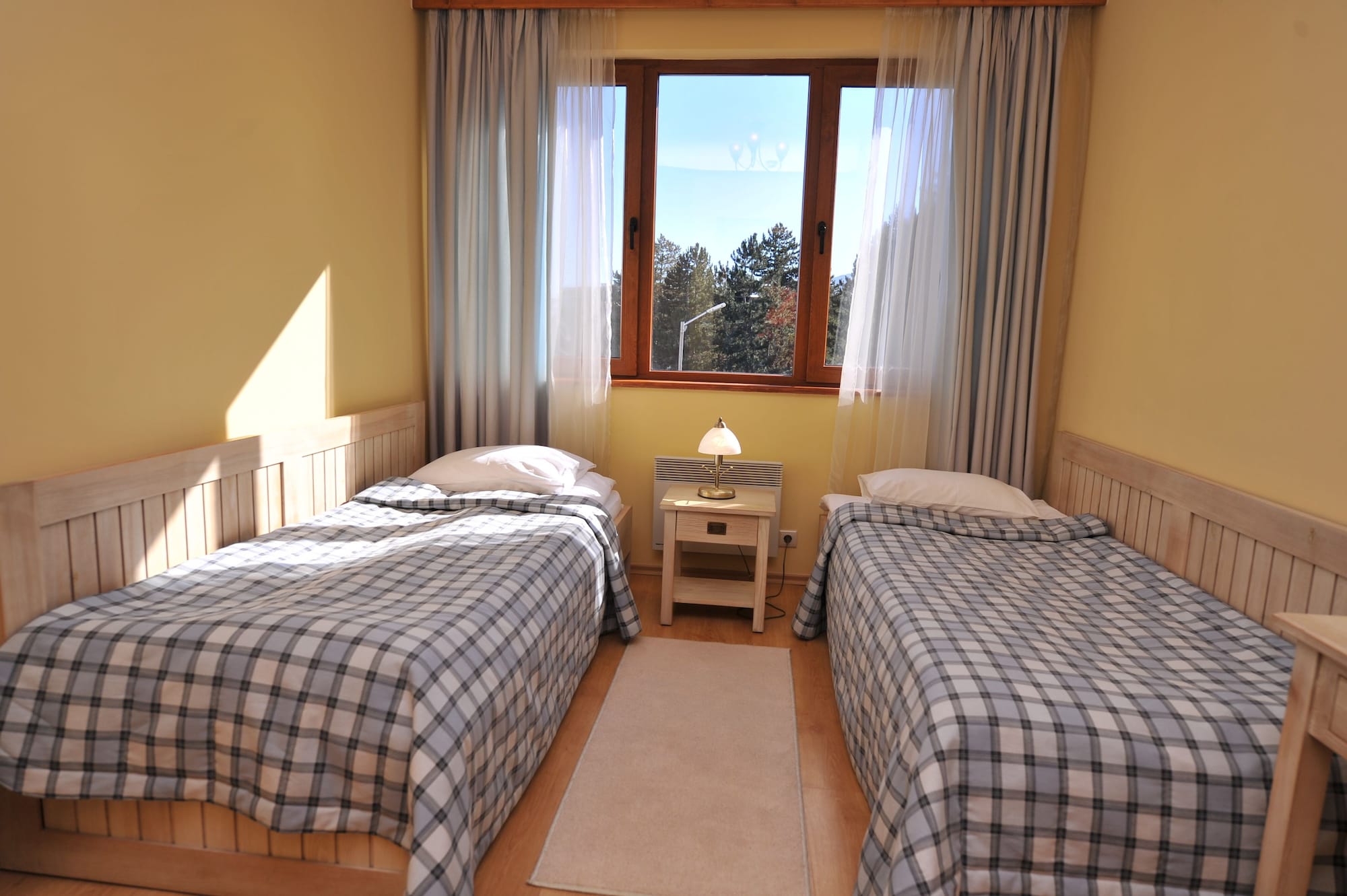 3 Bedrooms, Lake, Villa, Twin Beds, 2 King Beds, Sofa