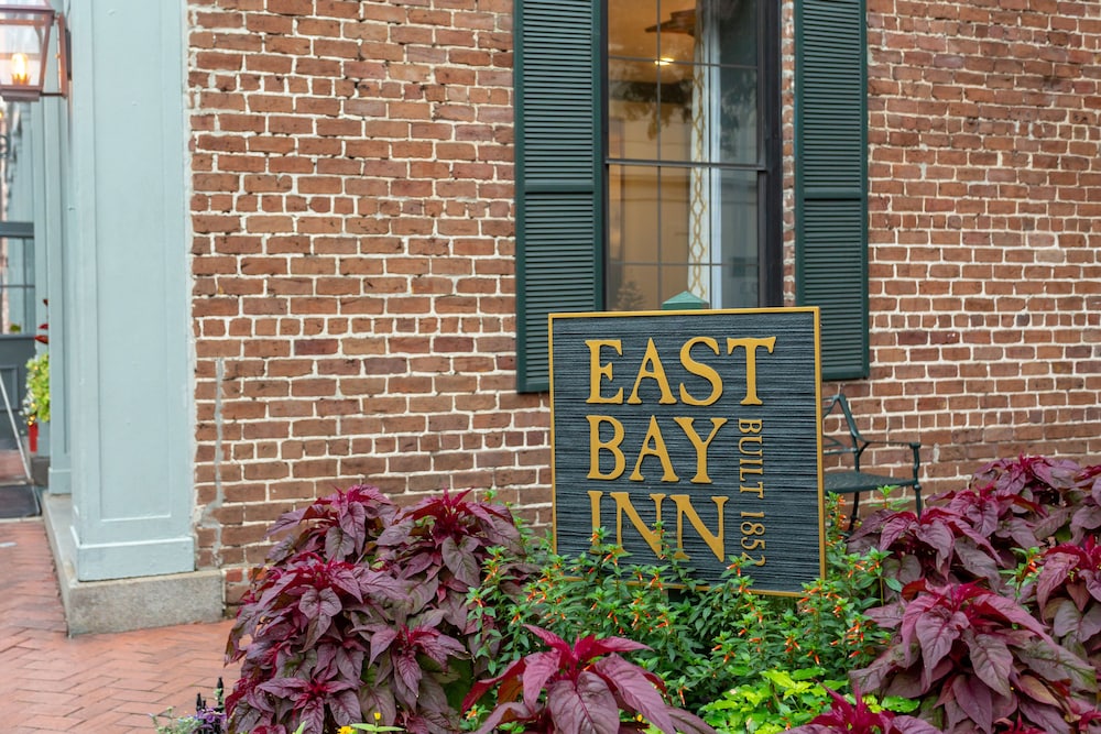 East Bay Inn 5/70