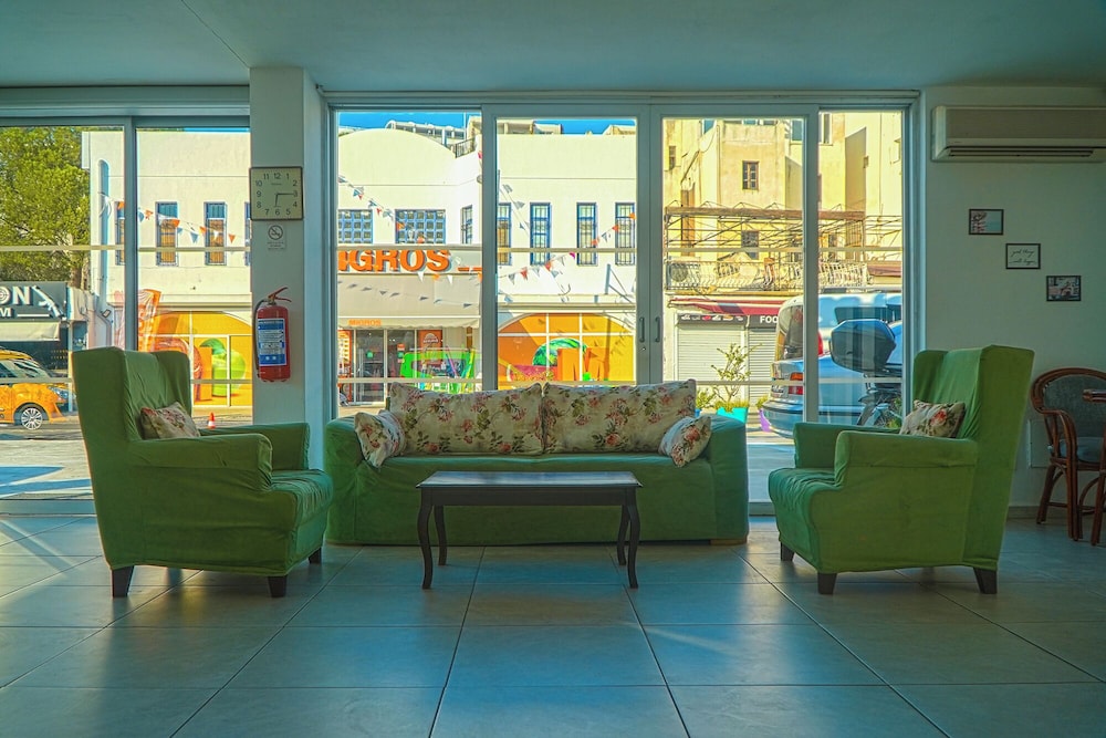 Nagi Beach Hotel 38/70