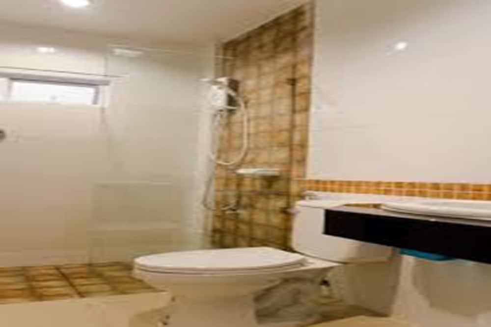 Seree Grand Resort 63/64