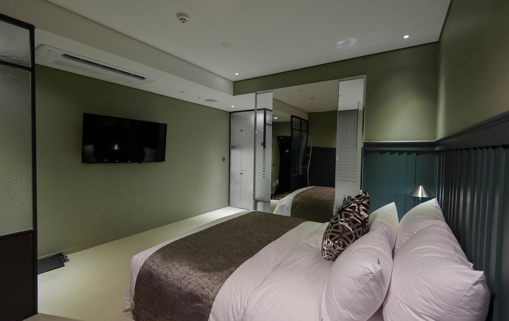 JB Design Hotel 50/77