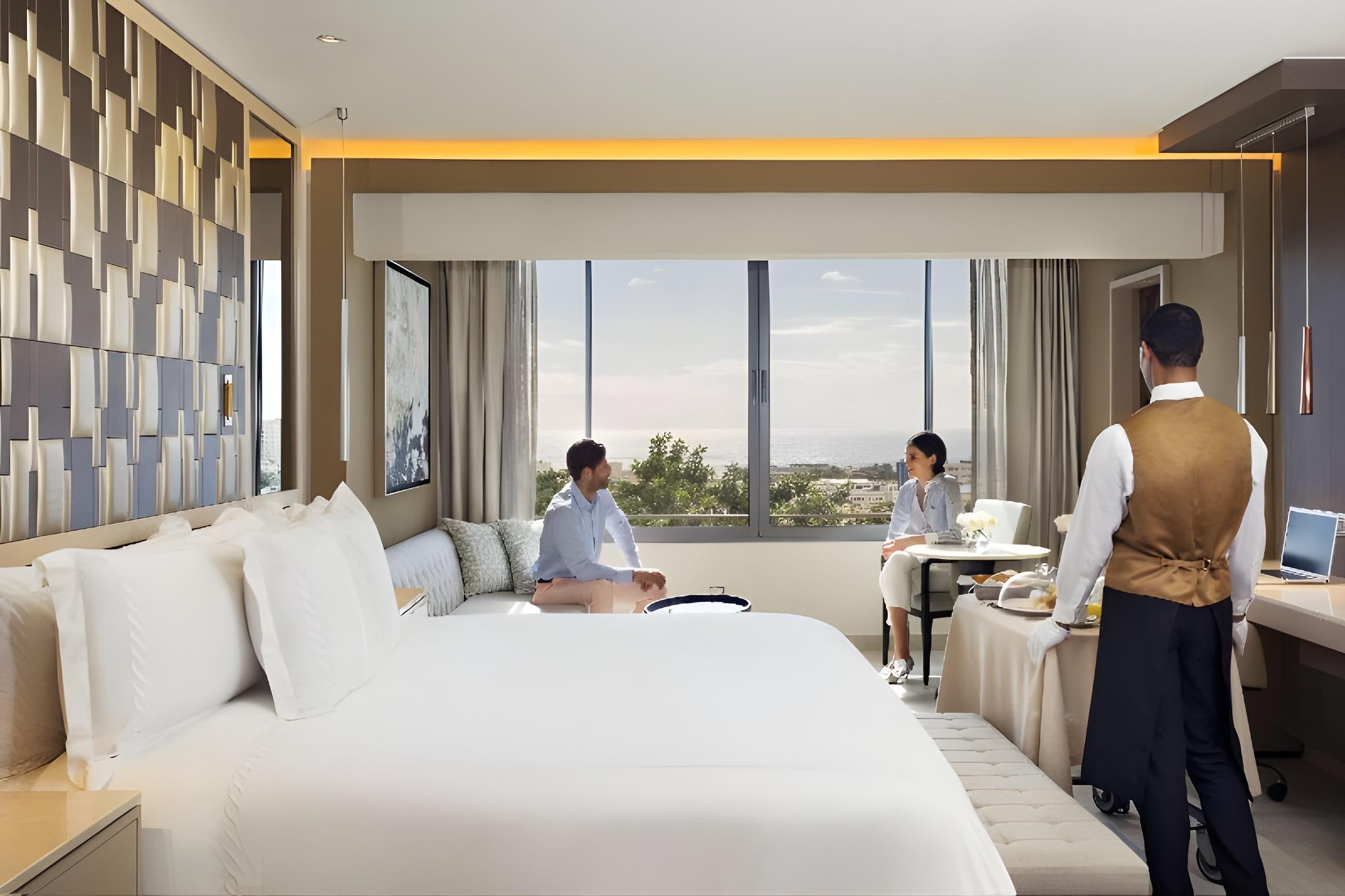Ambassador, Junior Suite, Executive, Queen Bed