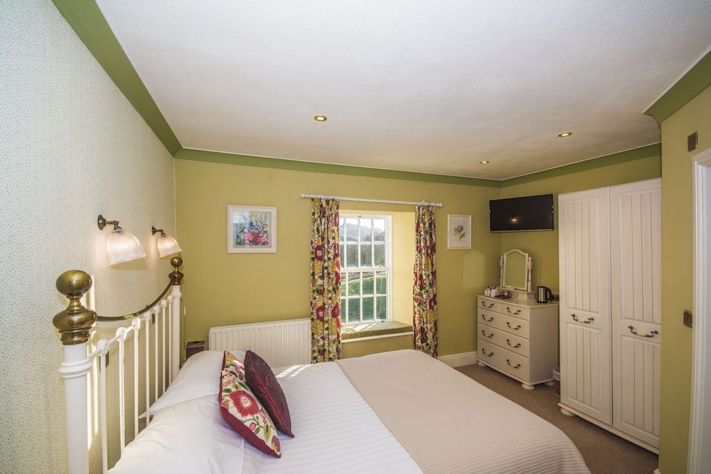 The Three Shires Inn 43/67