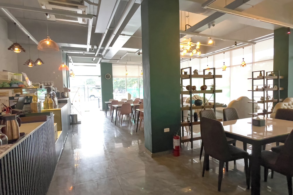 The Clover Hotel Angeles City managed by Cocotel 45/50