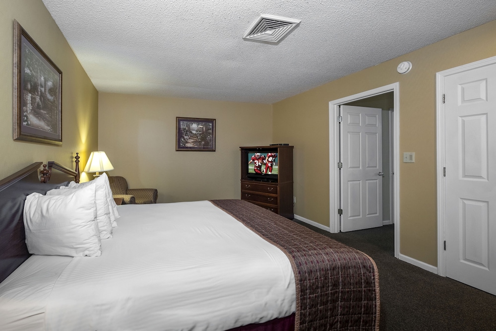 Red Roof Inn & Suites Dothan 13/40