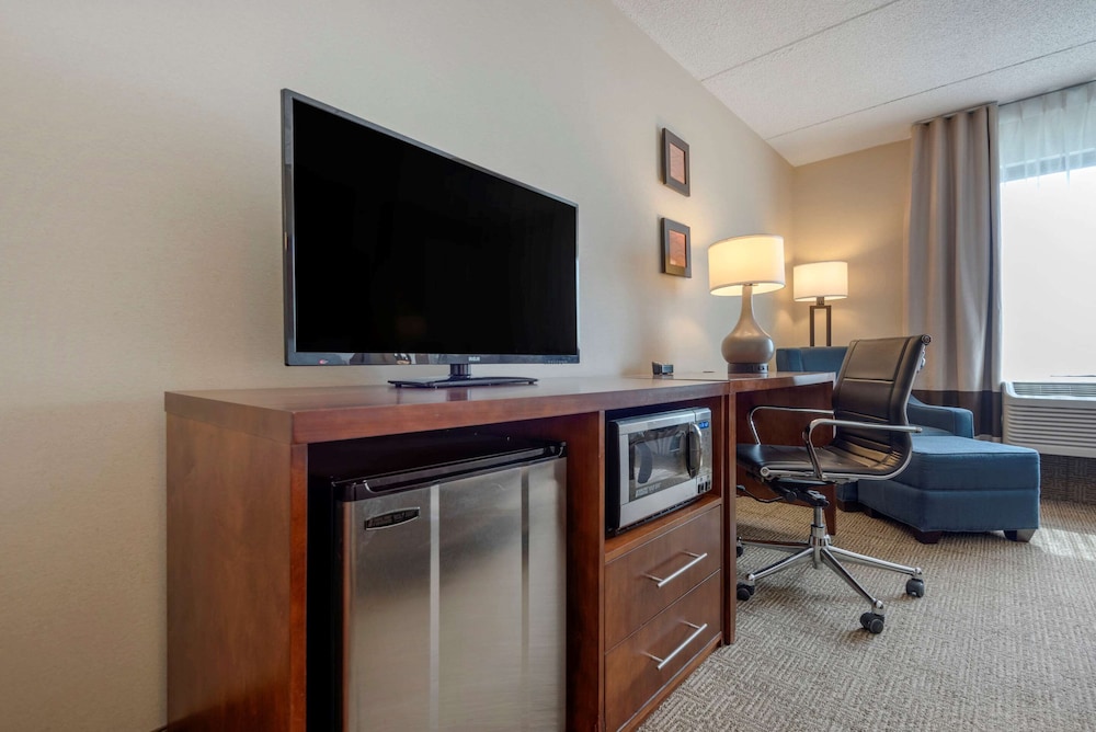Comfort Inn The Pointe Niagara Falls, NY 41/47