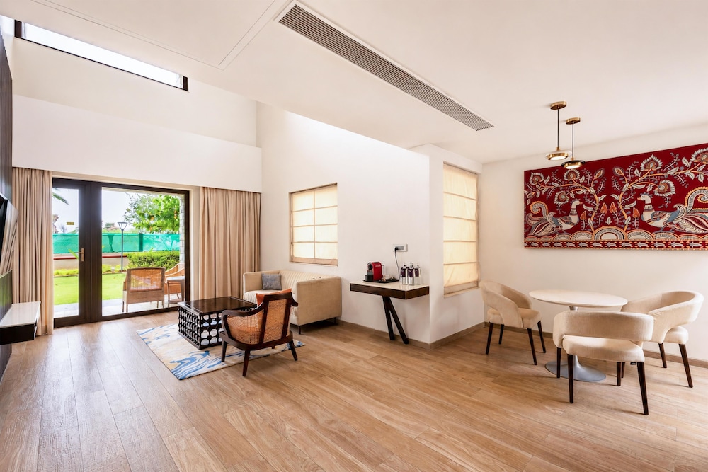 Radisson Blu Resort Visakhapatnam 24/47