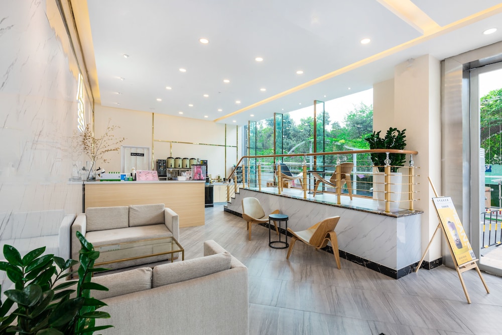 Jinzhonghuan Serviced Apartment 39/50
