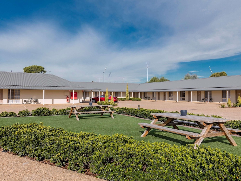 Mercure Wagga Wagga 44/50