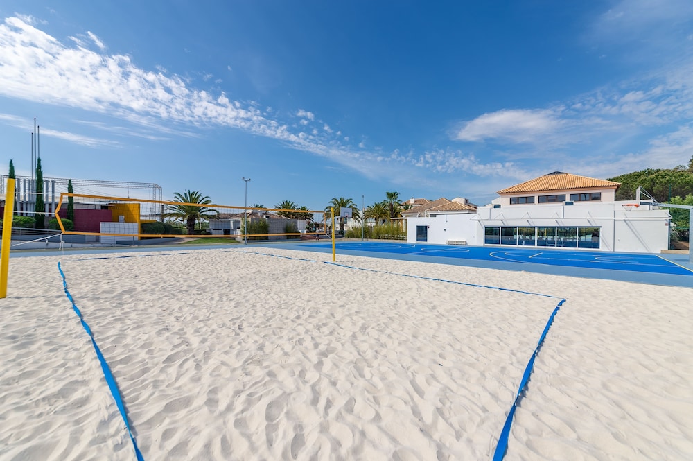 Golden Club Cabanas 49/64