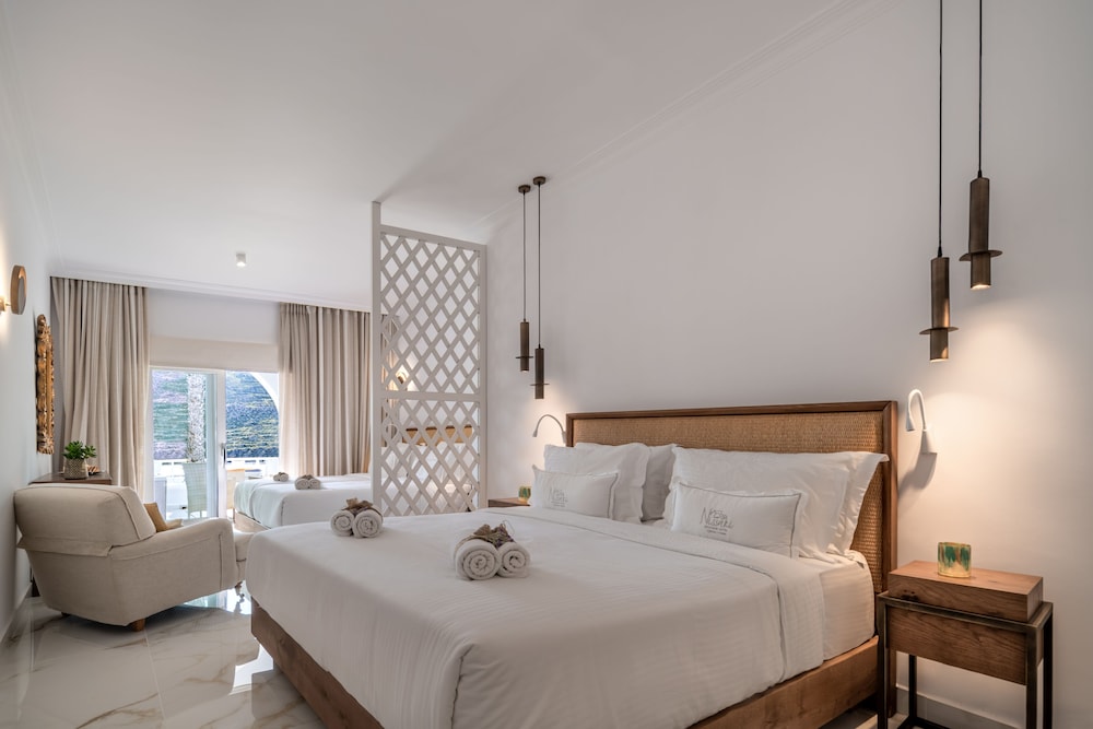 SIMPLE LIFE, SUITE, SEA VIEW, OUTDOOR JETTED TUB