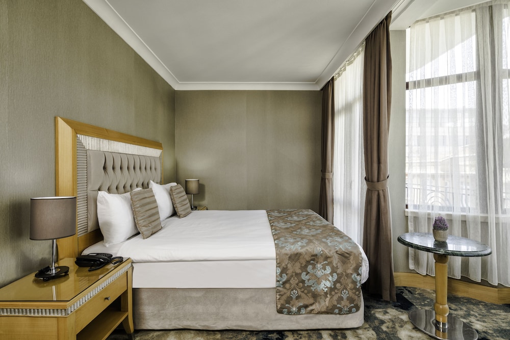 AHC Taksim Hotel 9/73