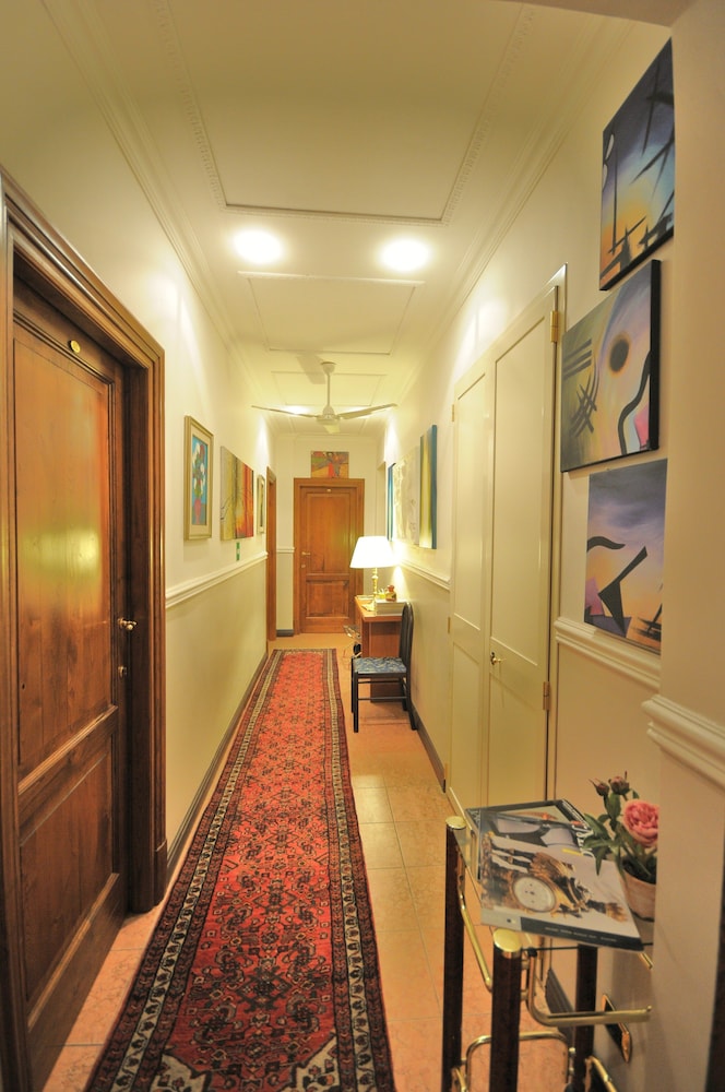 Hotel Sweet Home 37/49