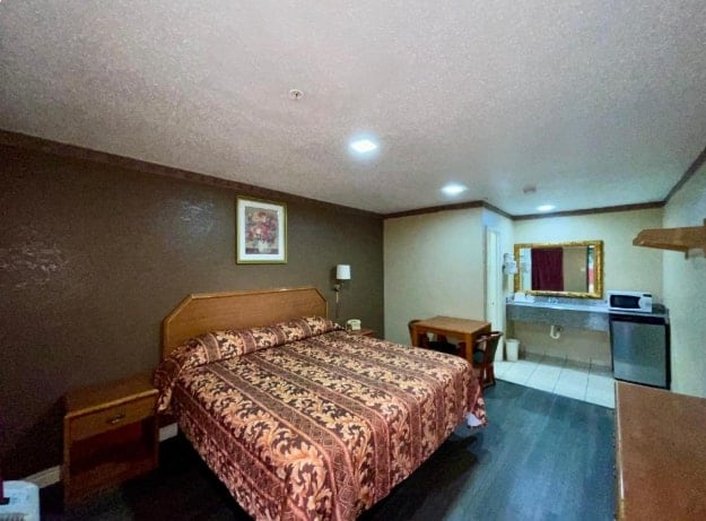 Golden Inn Dallas by Hotel O 23/50