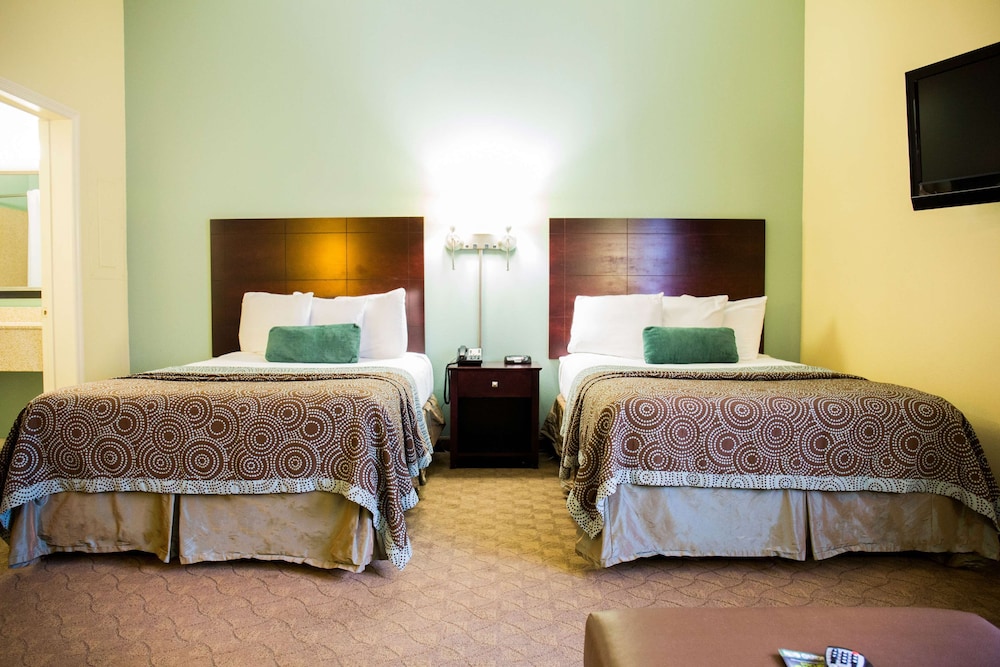 Crestwood Suites Lakeland 18/63
