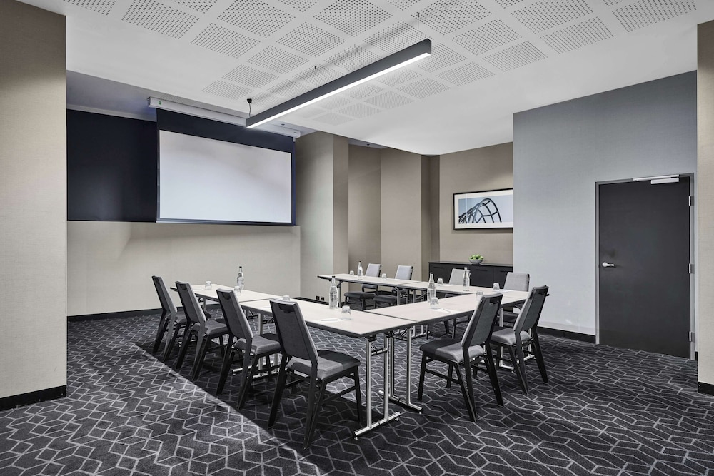 Vibe Hotel Melbourne Docklands 60/67