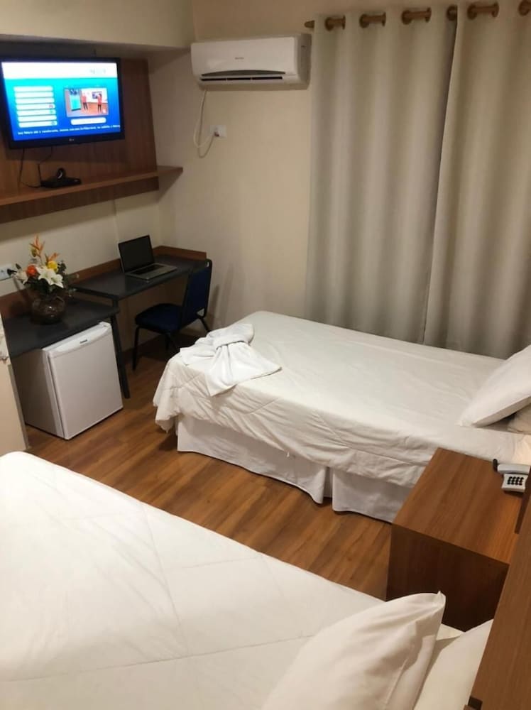 Aero Park Hotel 8/22