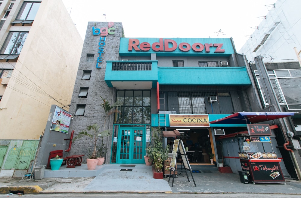 Reddoorz Plus Danlig Street Makati 5/28