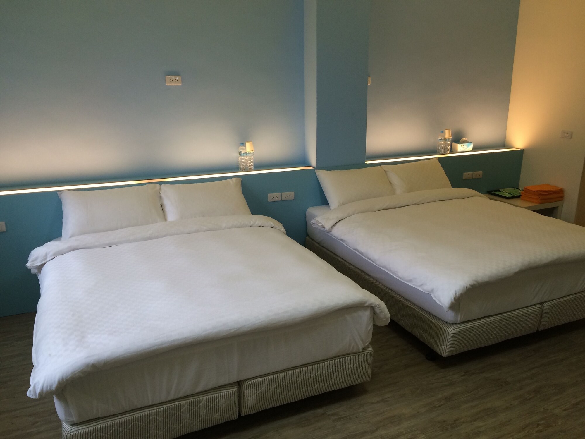 ROOM, QUADRUPLE