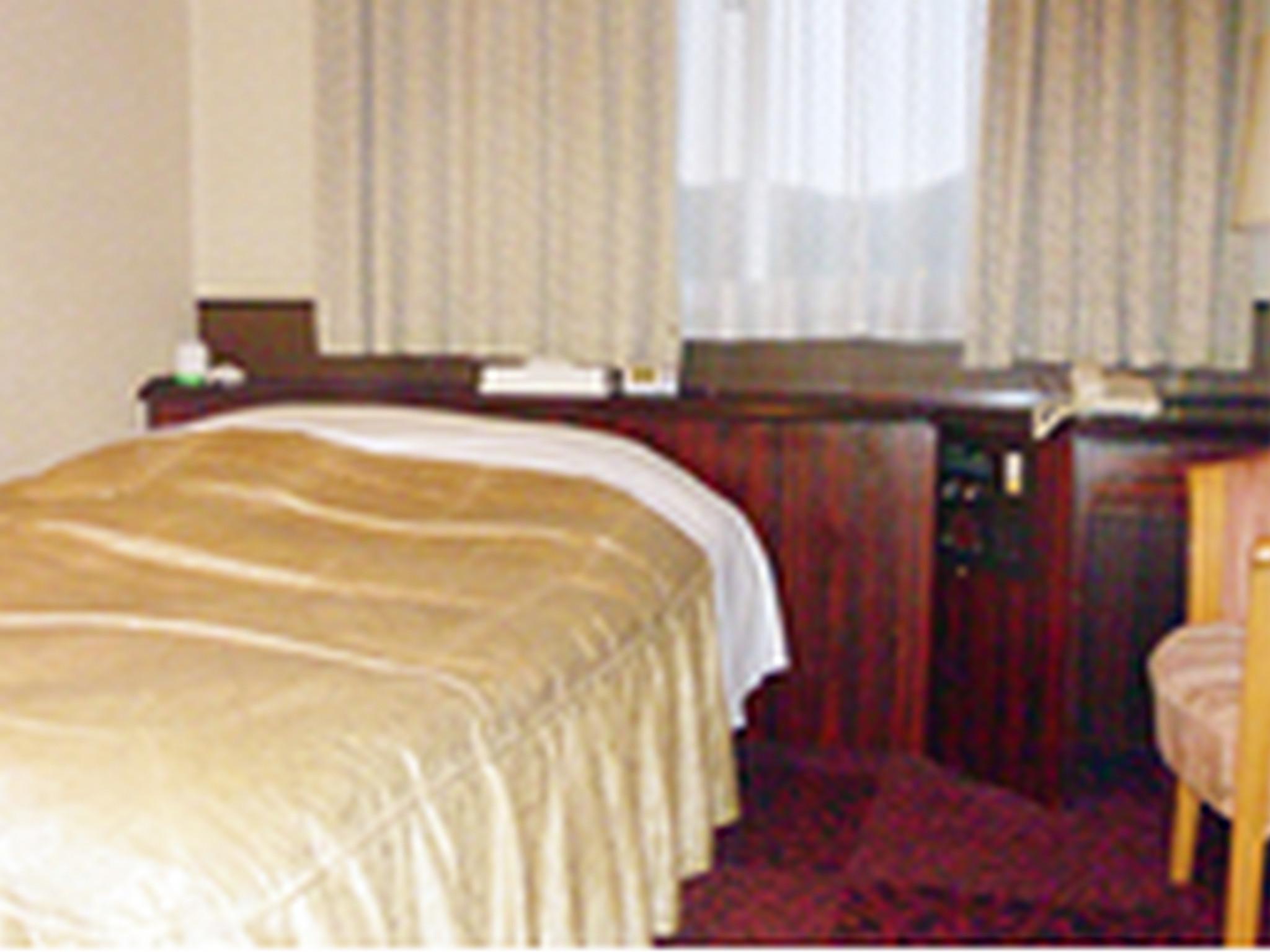 Semi Room, Semi Double Bed, Smoking