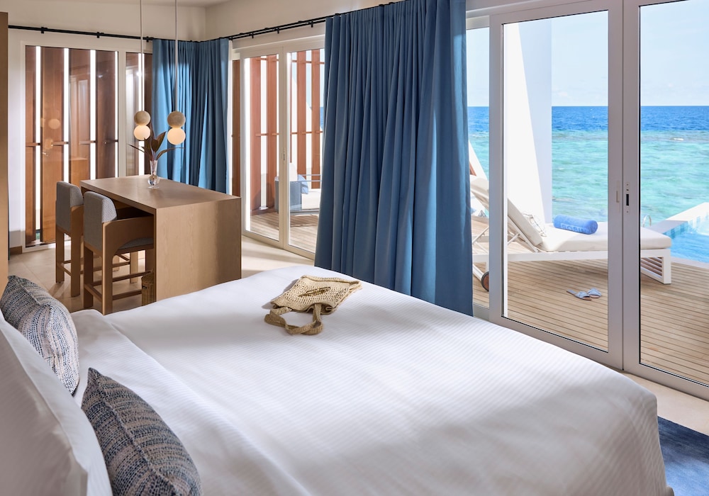 Exclusive, Reef, Water Villa, Villa, King Bed