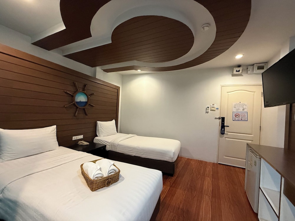 Bed by Cruise at Samakkhi-Tivanont 26/60