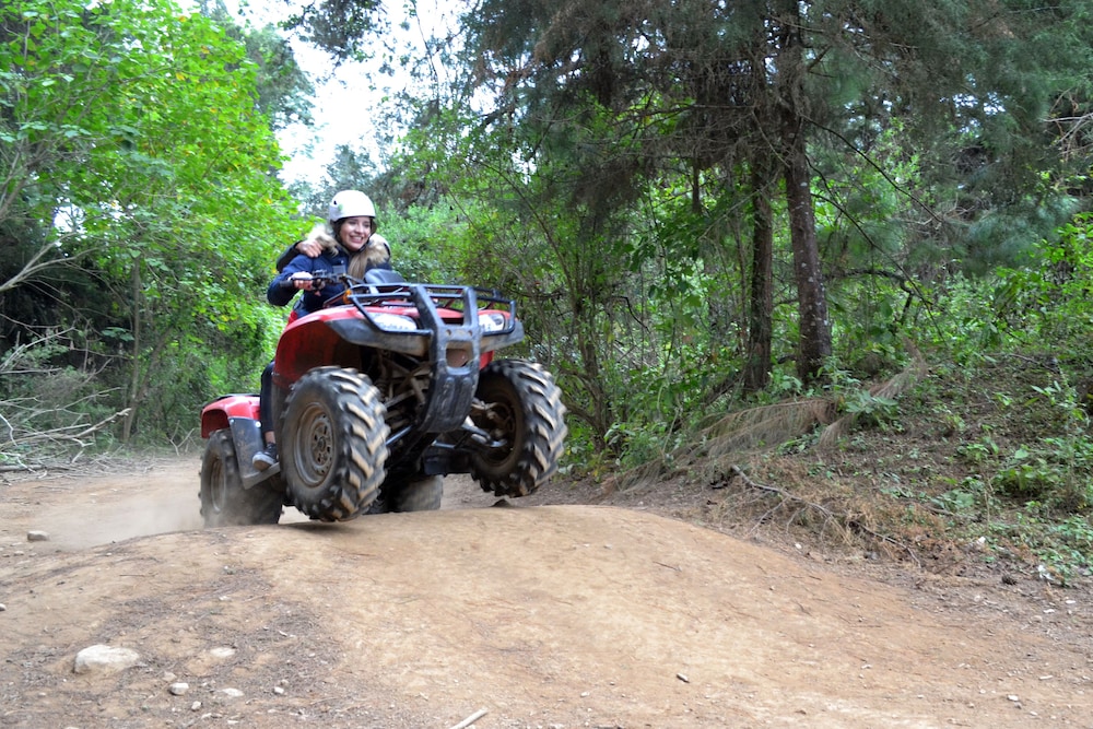 Zirahuen Forest And Resort 40/50