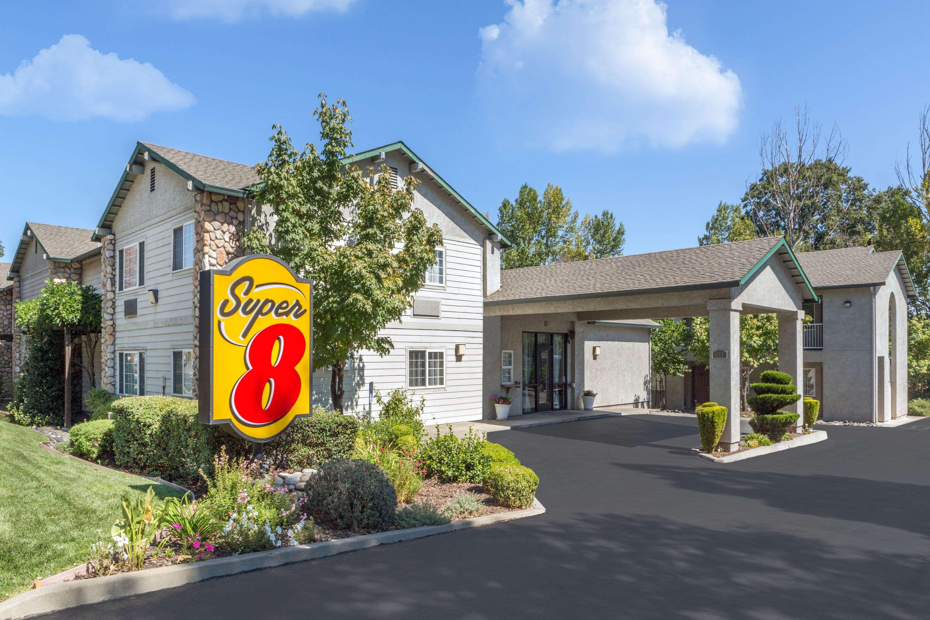 Creekside Inn & Suites 40/47