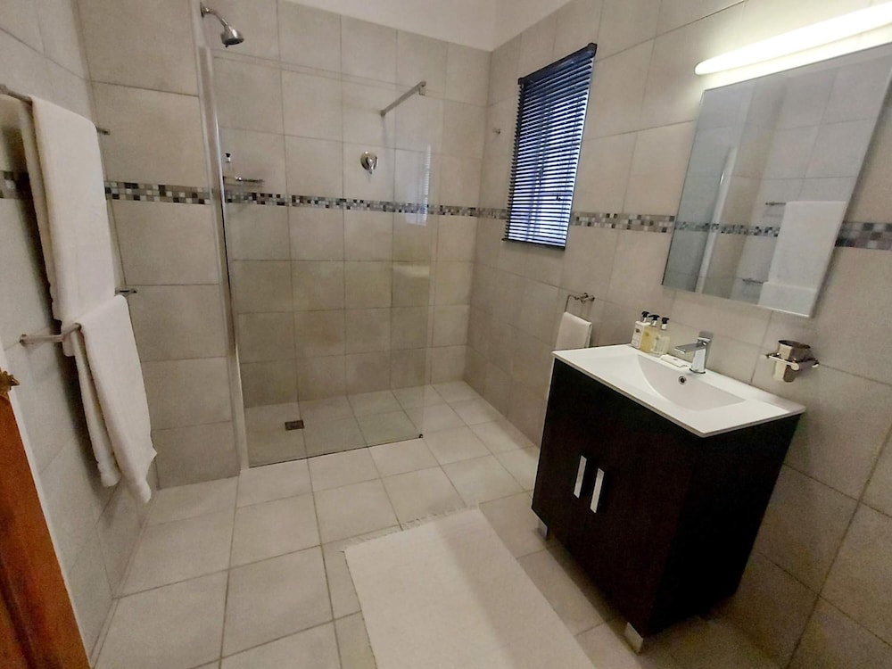 Newlands Guest House 36/39