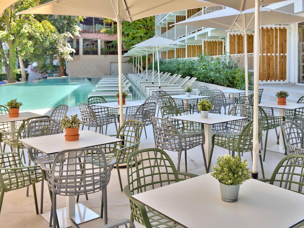 ibis Styles Golden Sands Roomer Hotel 33/45