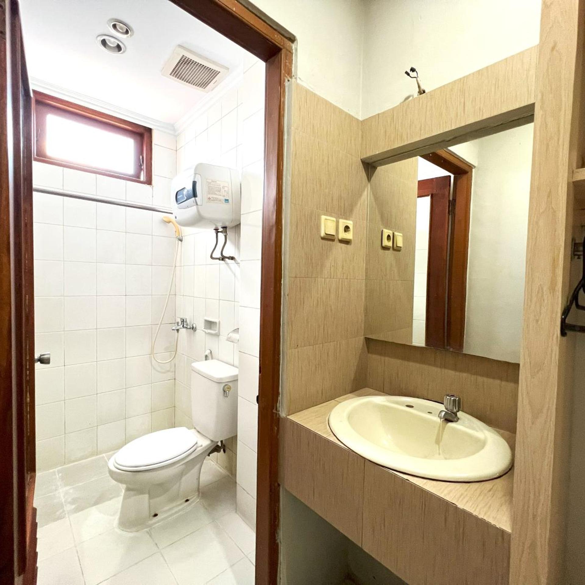 OYO 3819 Hotel Winotosastro 26/33
