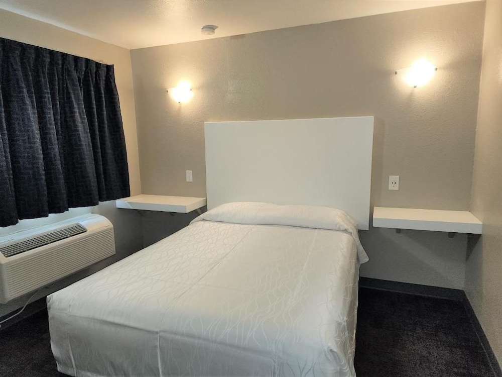 Morada Inn and Suites 24/55