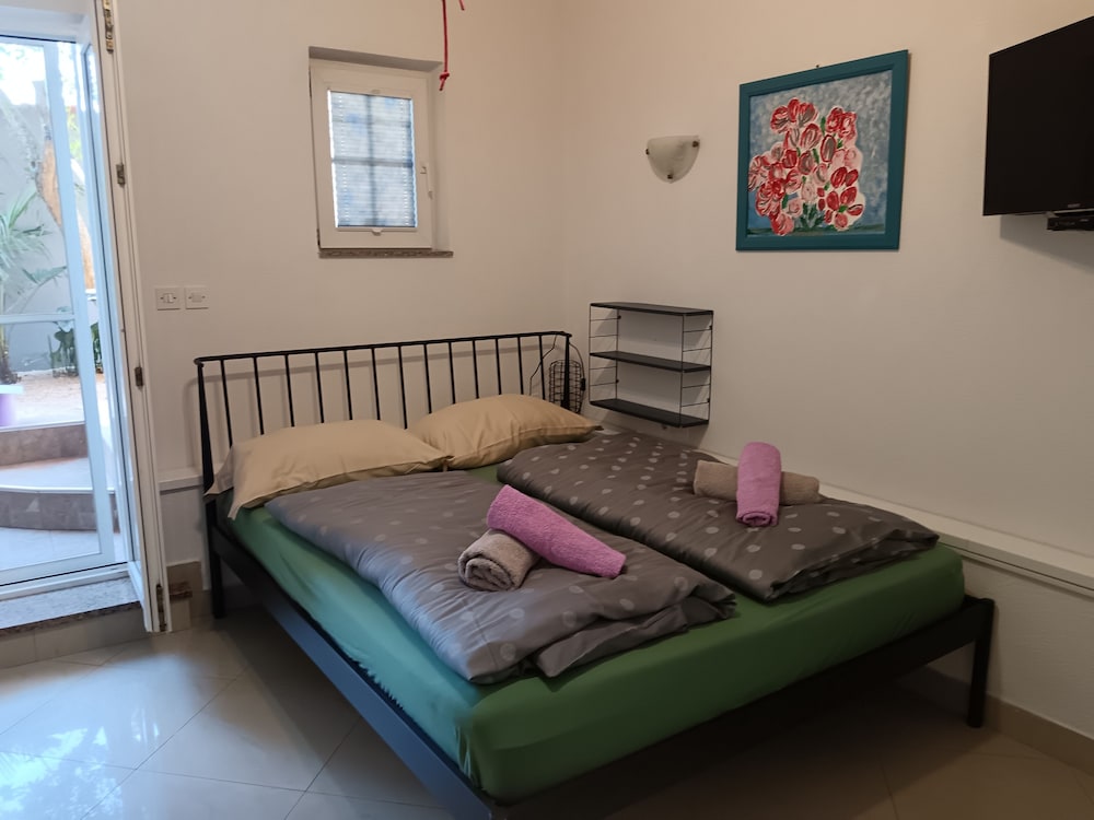 APARTMENTS MORETA 6/50