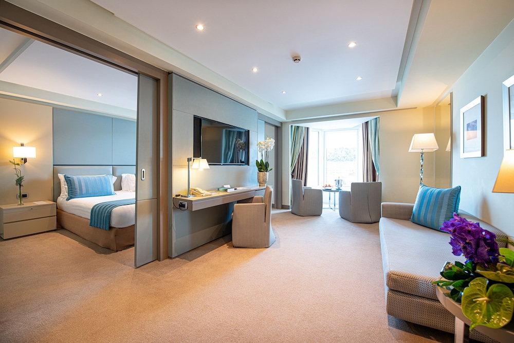 Port Palace Hotel 6/61
