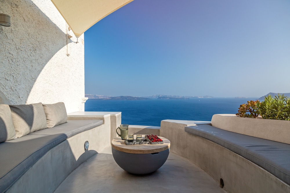 Marble Sun Villa By Caldera Houses 34/39