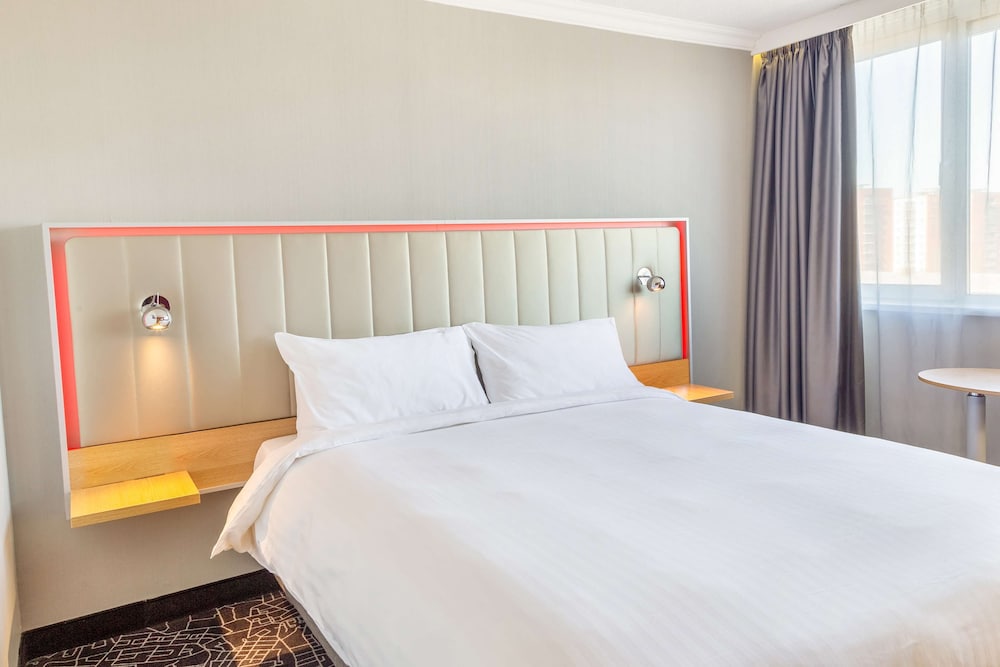 Mercure Northampton 17/63