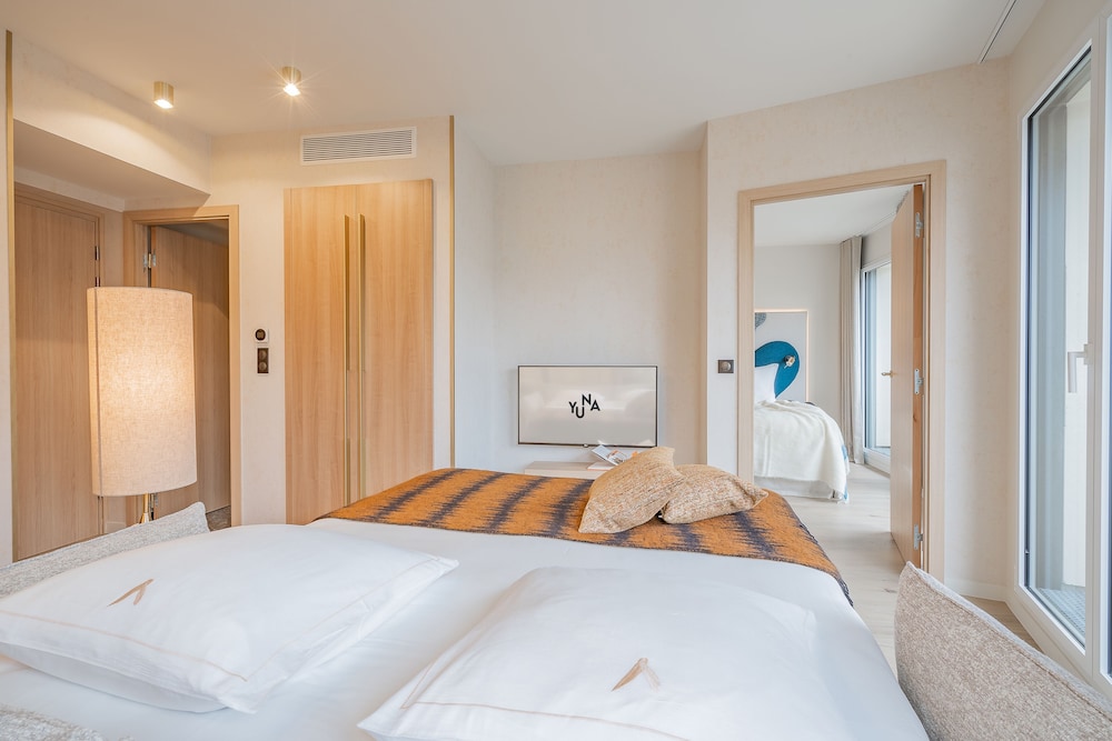 1 BEDROOM, PREMIUM, APARTMENT, BALCONY