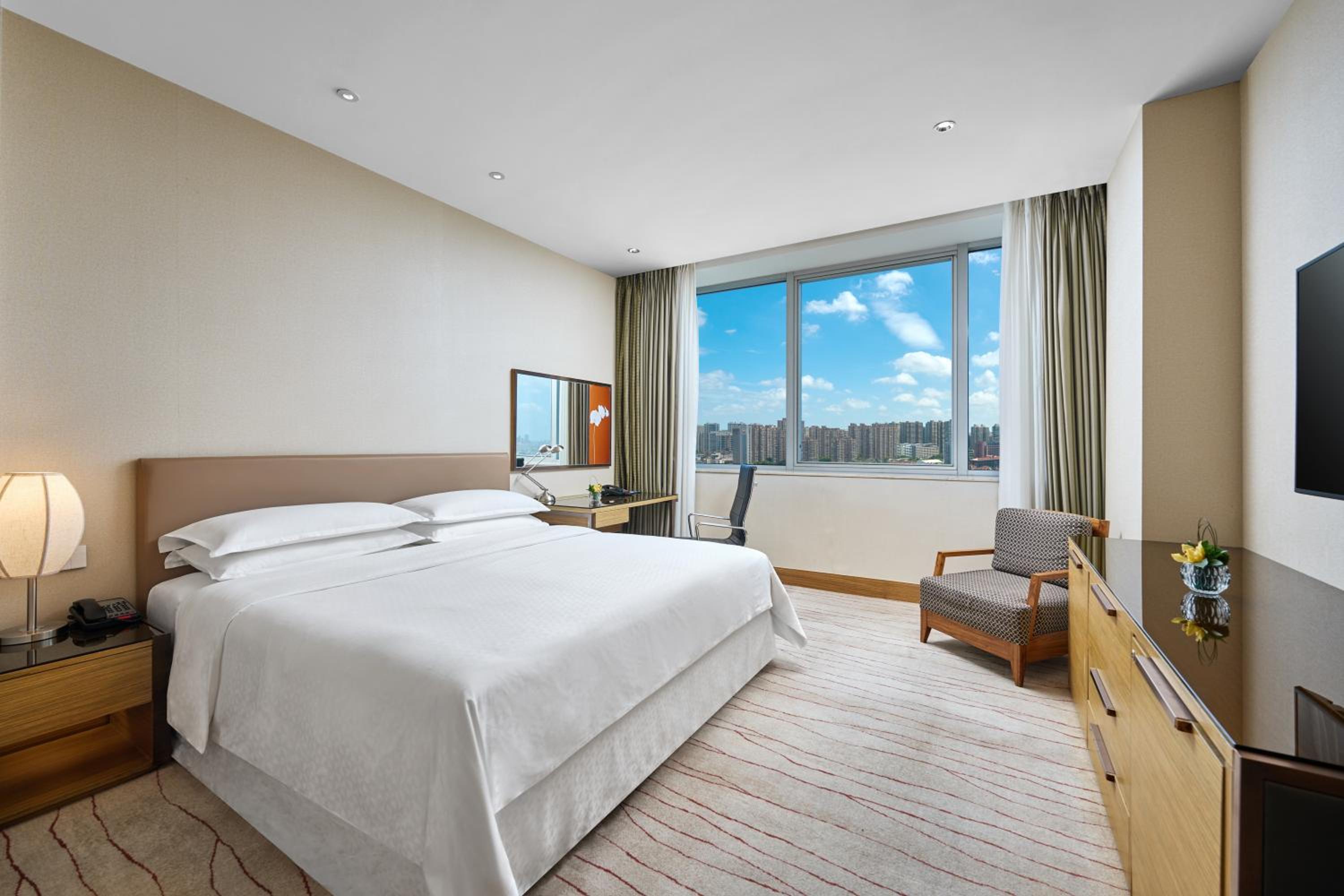 Comfortable Room King Bed