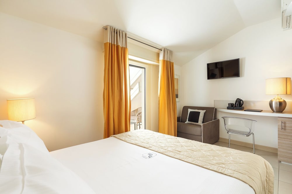 Hotel Mariver 17/50