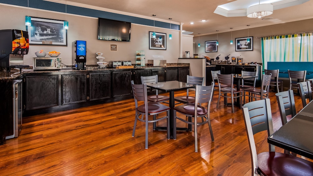 Best Western Post Oak Inn 27/37