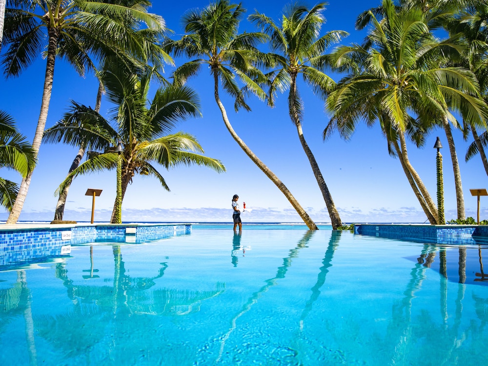 Little Polynesian Resort 30/64