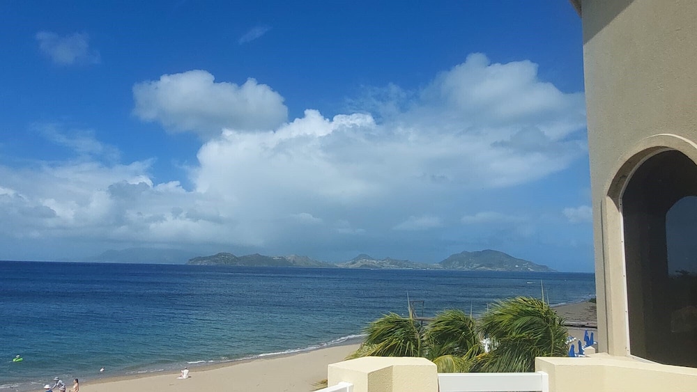 The Hamilton Beach Villas & Spa 32/50