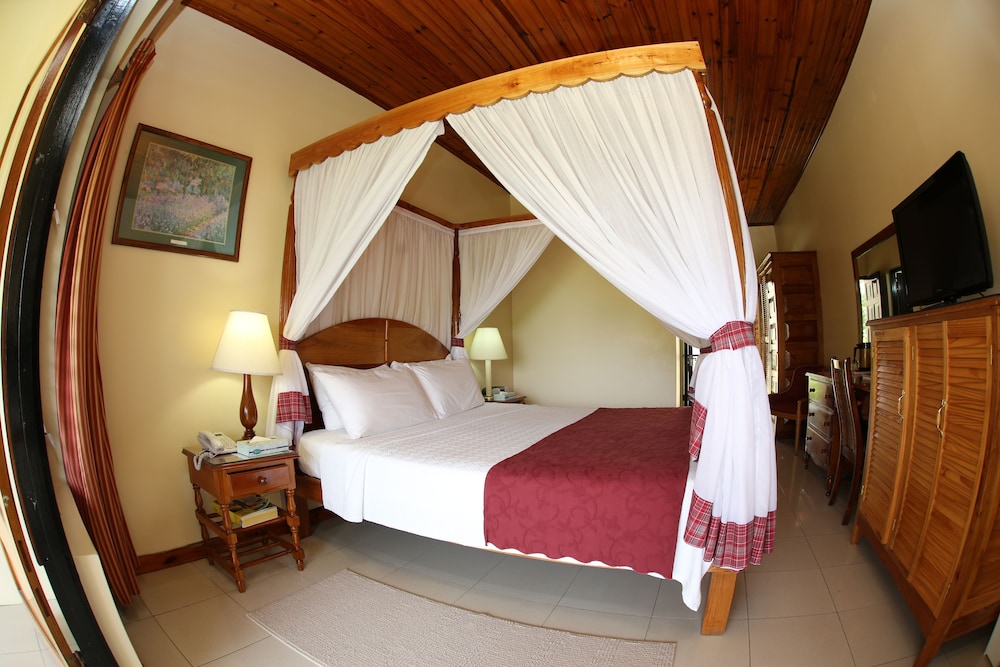 Charela Inn Hotel 10/51