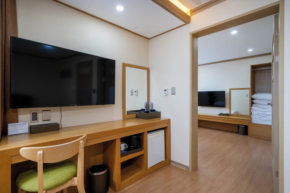 Nohyung Hotel 35/42