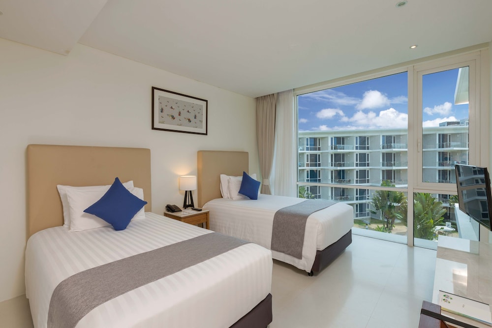 Splash Beach Resort Maikhao Phuket 14/50