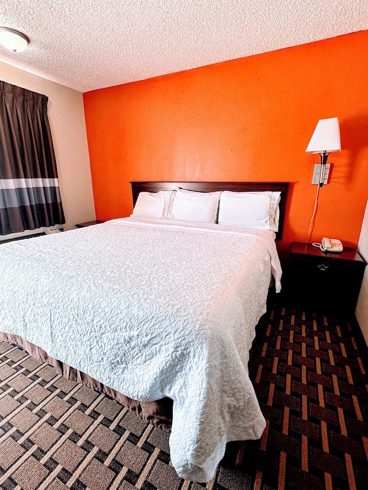 Relax Inn Henryetta 20/28