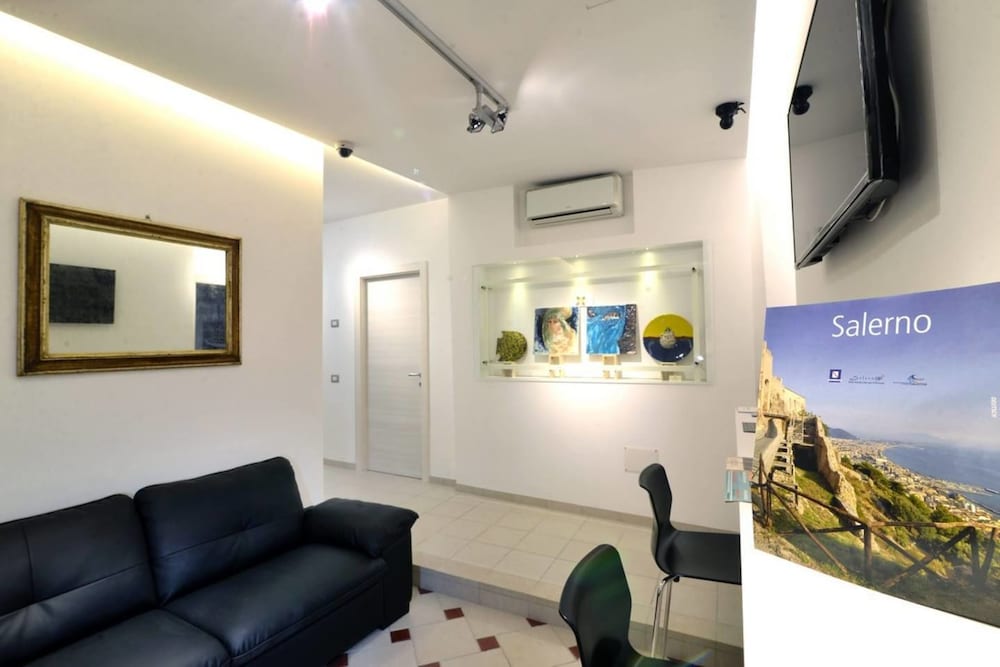 Santi E Saraceni 7/44