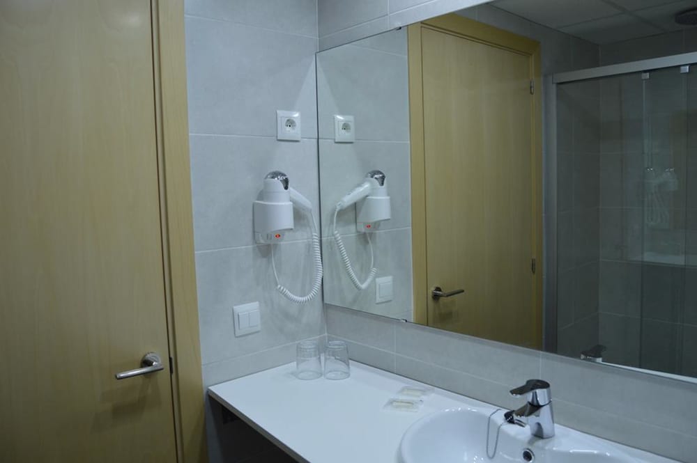 Samba Hotel 57/63